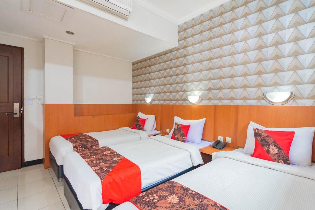 Cihampelas Hotel 2 Mitra Reddoorz Bandung Exterior foto