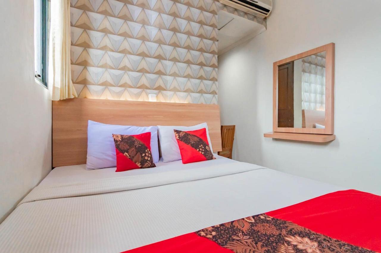 Cihampelas Hotel 2 Mitra Reddoorz Bandung Exterior foto
