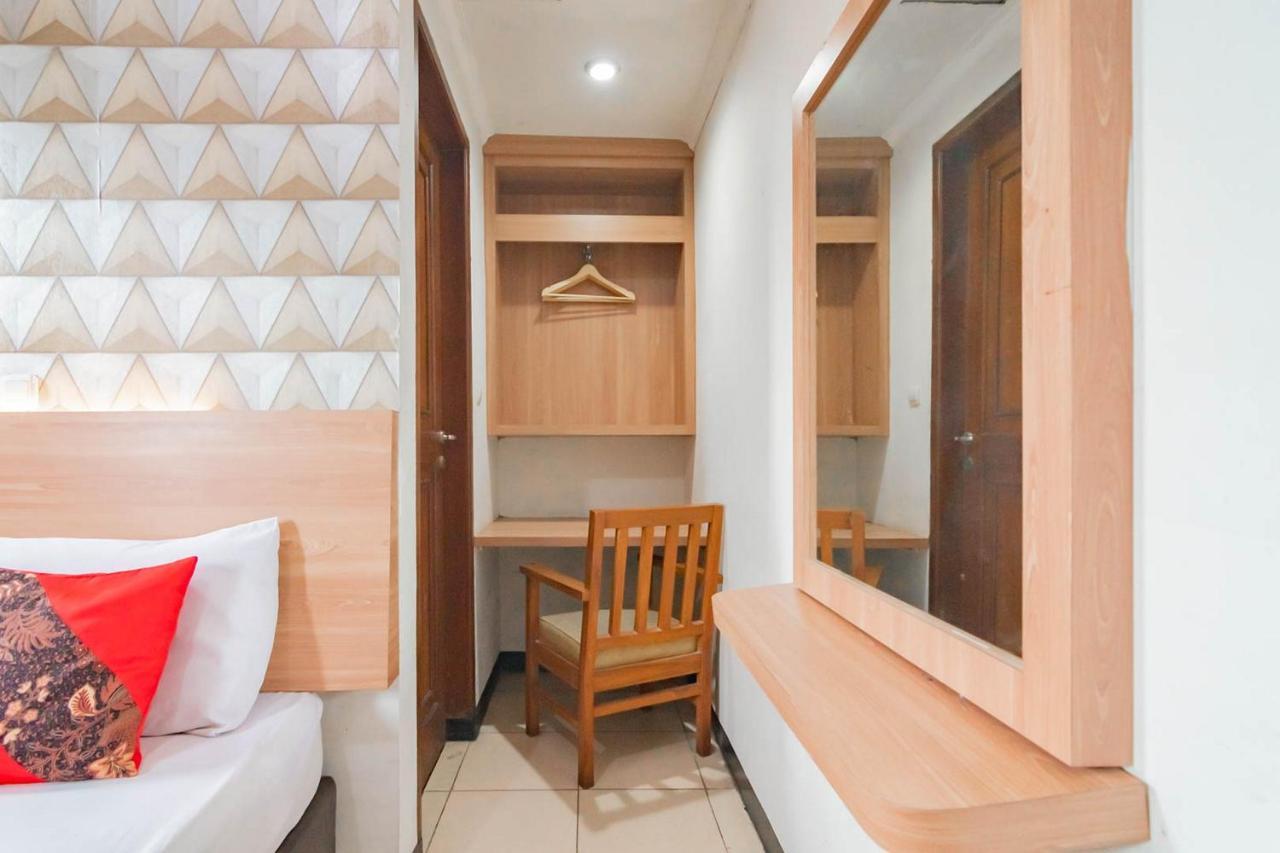 Cihampelas Hotel 2 Mitra Reddoorz Bandung Exterior foto