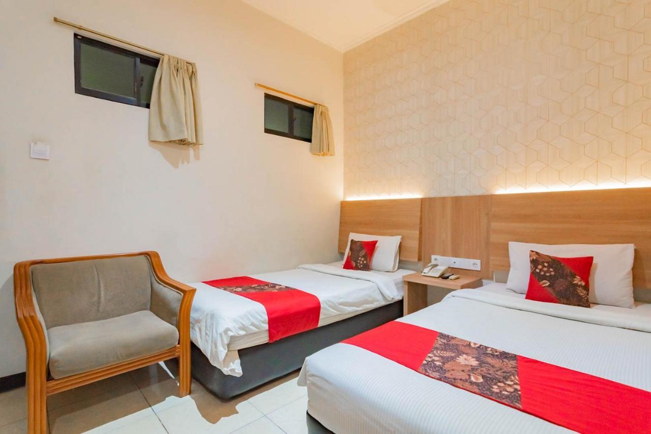 Cihampelas Hotel 2 Mitra Reddoorz Bandung Exterior foto
