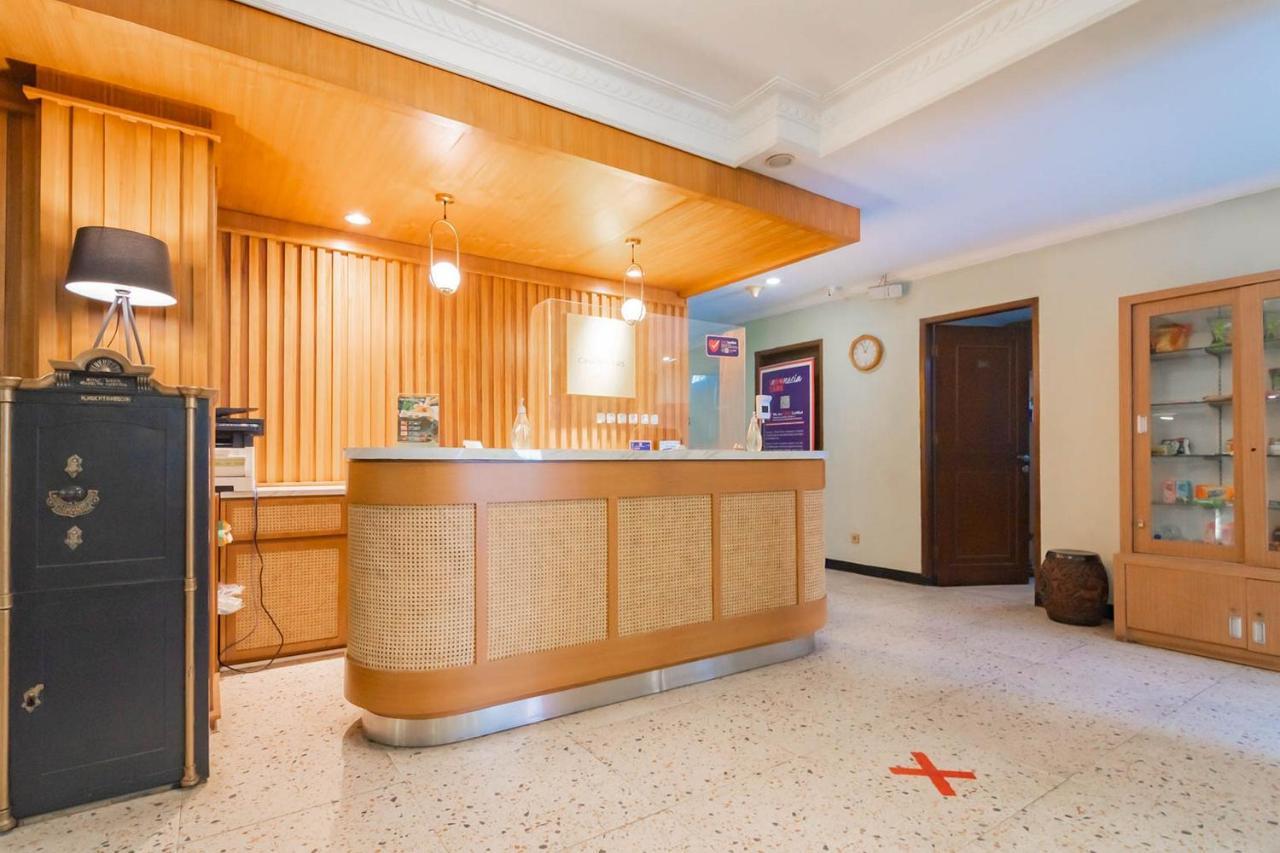 Cihampelas Hotel 2 Mitra Reddoorz Bandung Exterior foto