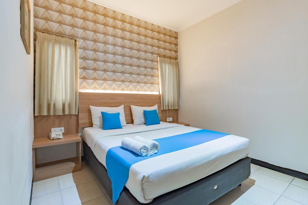 Cihampelas Hotel 2 Mitra Reddoorz Bandung Exterior foto